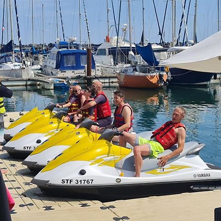 Résidence de standing la Pêcherie Spacieux T3 comme un cocon familial vue mer et sur l'avant port Sur le bout du bout de Cap d'Agde seule cap en Occitanie Exterior foto