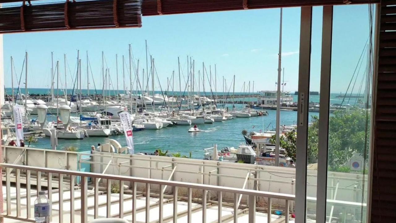 Résidence de standing la Pêcherie Spacieux T3 comme un cocon familial vue mer et sur l'avant port Sur le bout du bout de Cap d'Agde seule cap en Occitanie Exterior foto