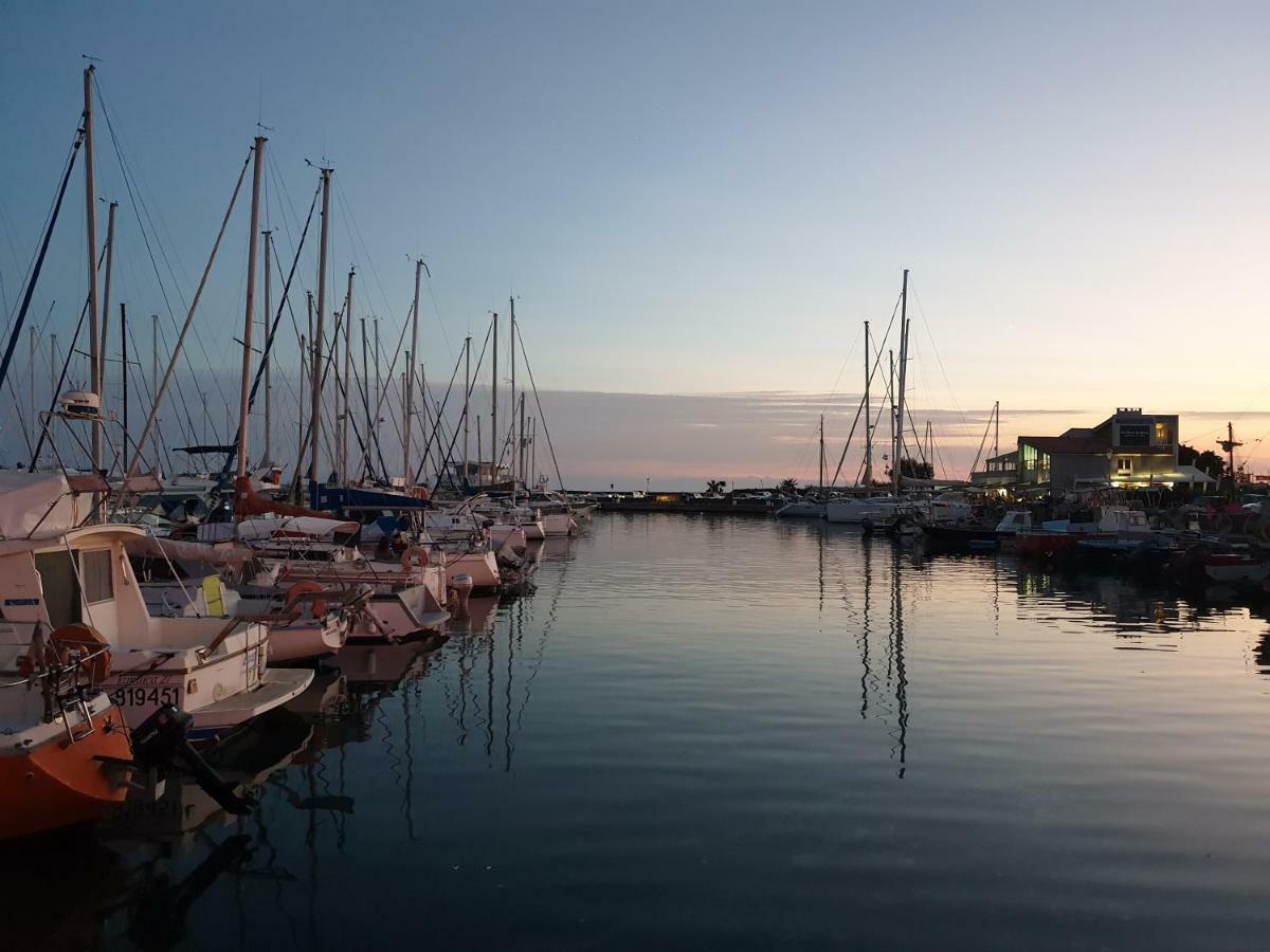 Résidence de standing la Pêcherie Spacieux T3 comme un cocon familial vue mer et sur l'avant port Sur le bout du bout de Cap d'Agde seule cap en Occitanie Exterior foto